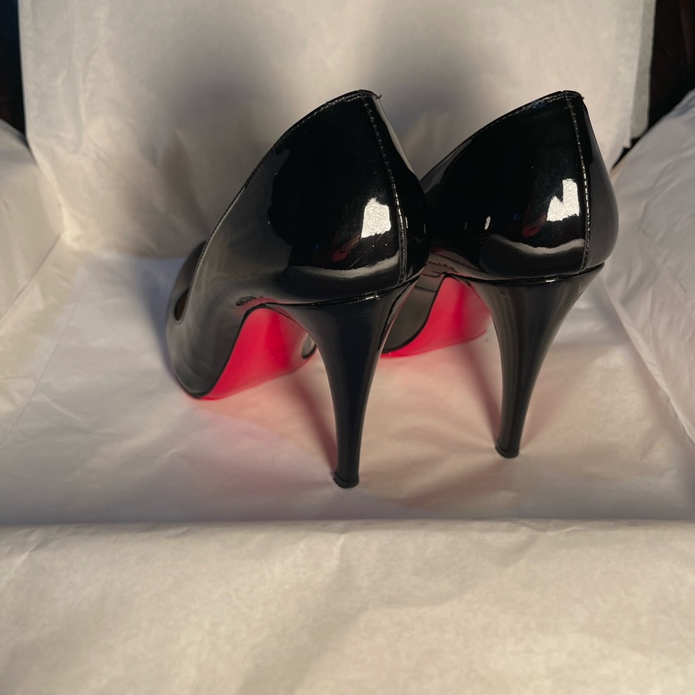 Christian Louboutin Glossy Black patent simple pumps 100mm. EU 38.5 - Picture 4 of 12